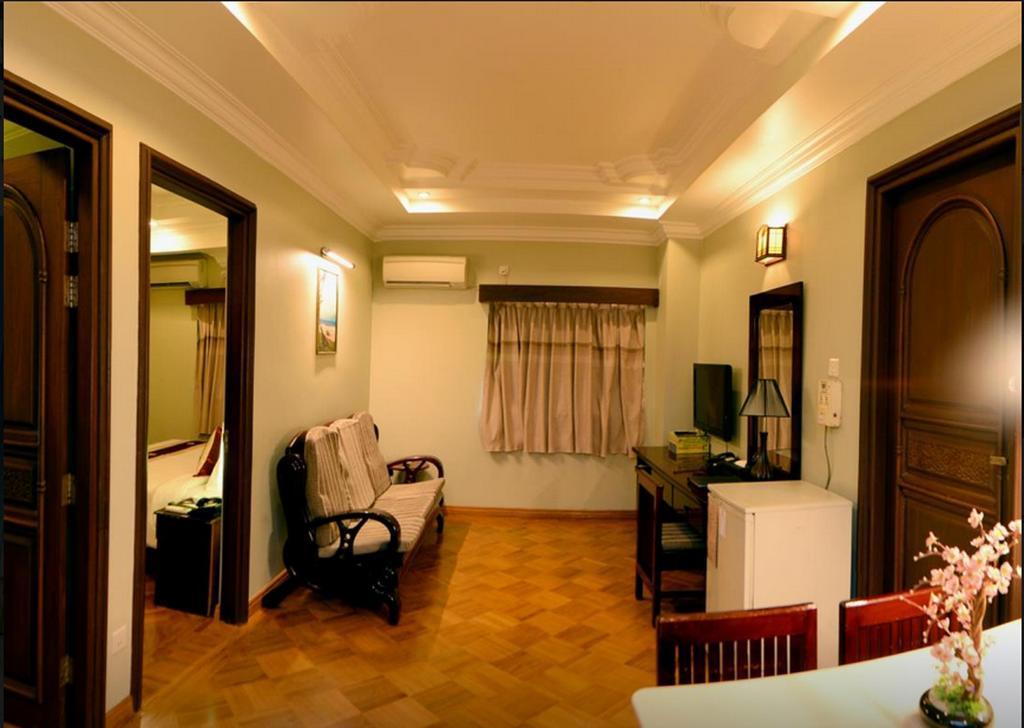 Hotel Shwe Gone Daing, Yangon Exterior foto